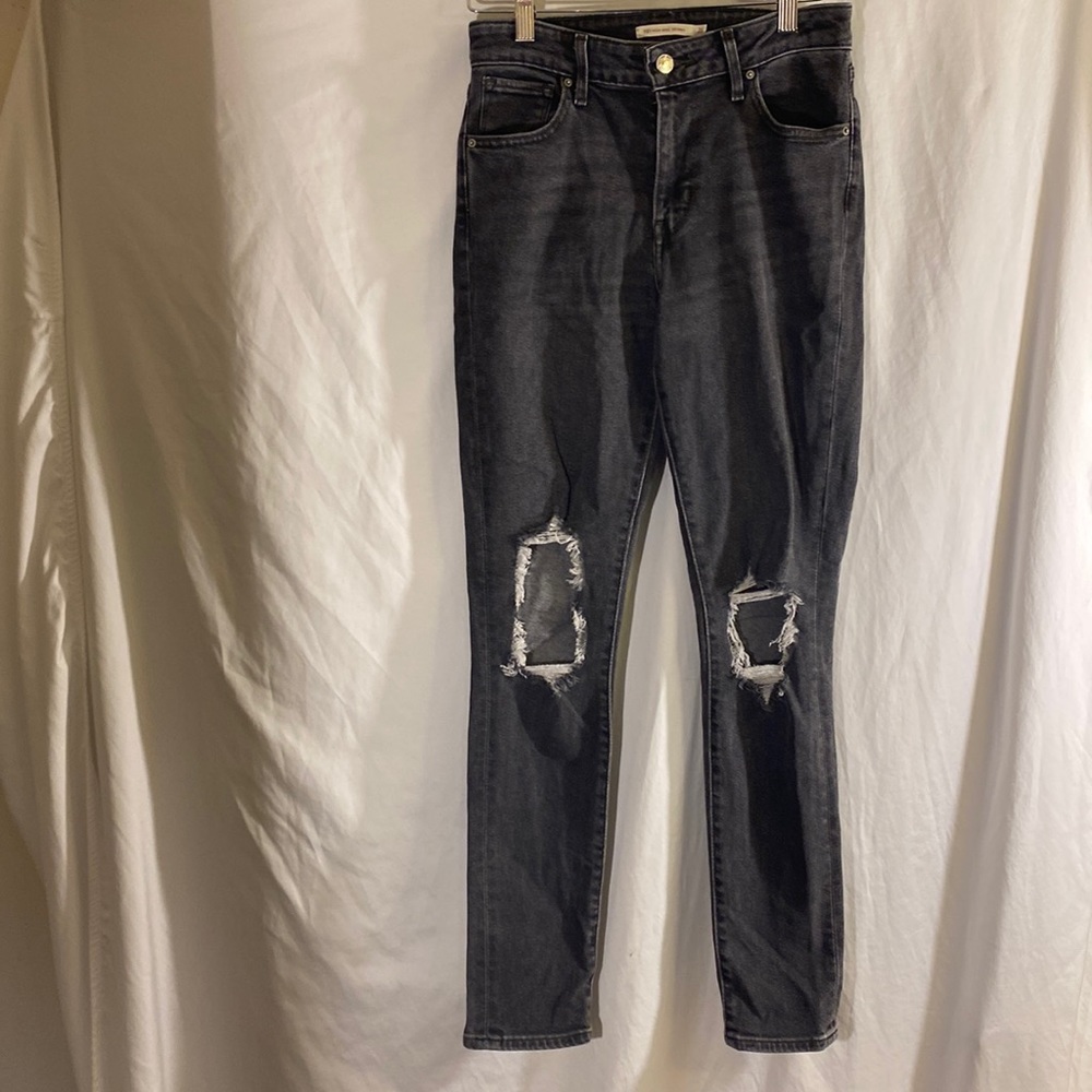 Levi’s Woman’s high rise skinny jeans size 26